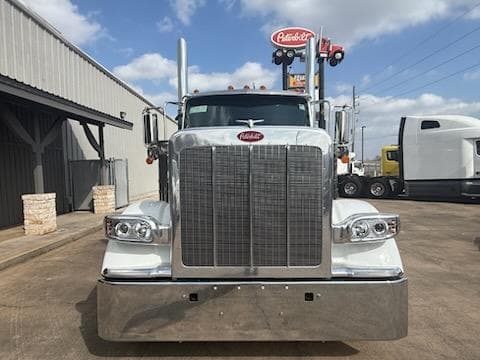 2027 Peterbilt 589 — photo 3