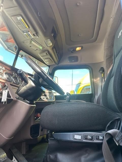 2019 Peterbilt 389 — photo 4