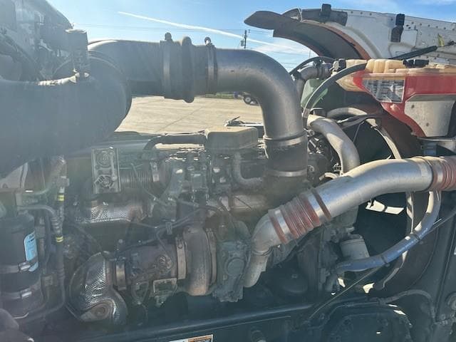 2018 Peterbilt 389 — photo 16