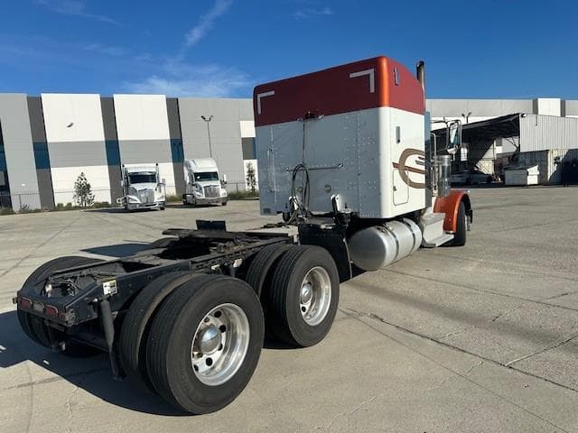 2018 Peterbilt 389 — photo 17