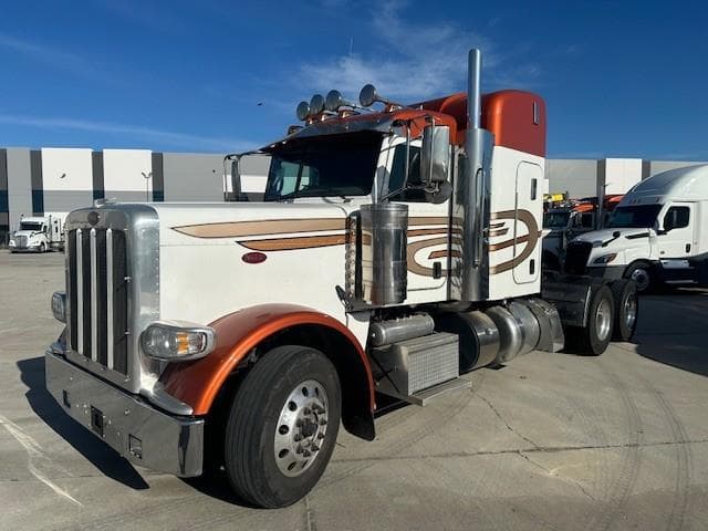 2019 Peterbilt 389 — photo 2