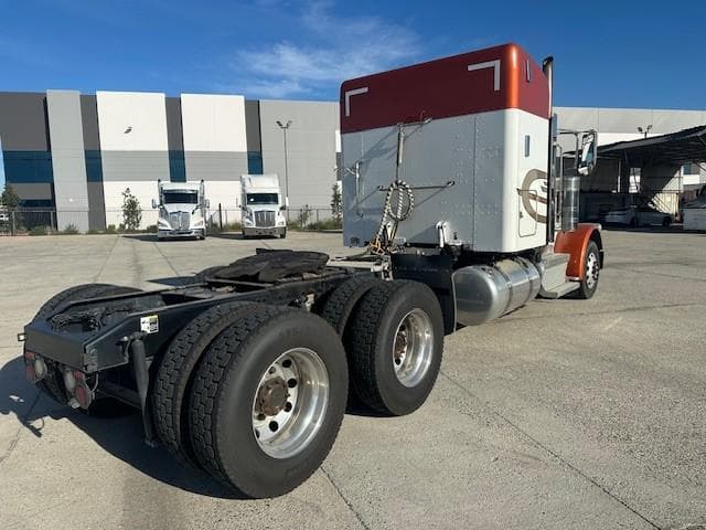 2019 Peterbilt 389 — photo 16