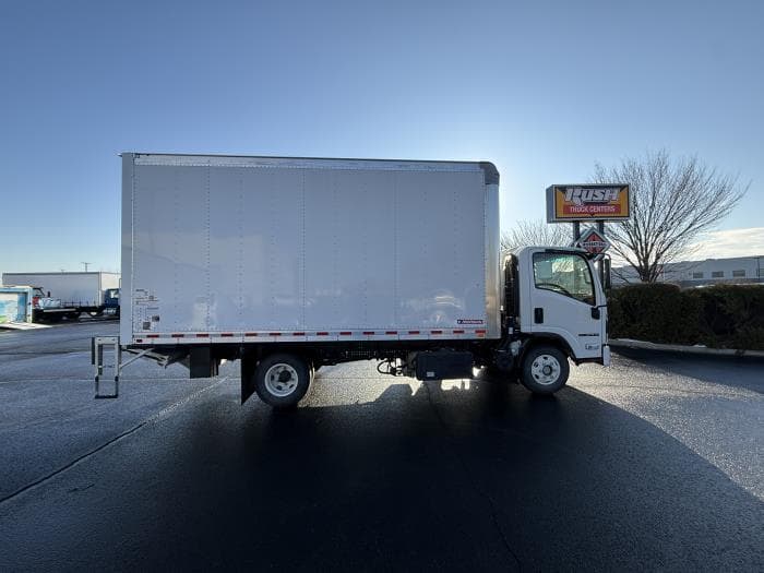 2025 Isuzu NPR — photo 5