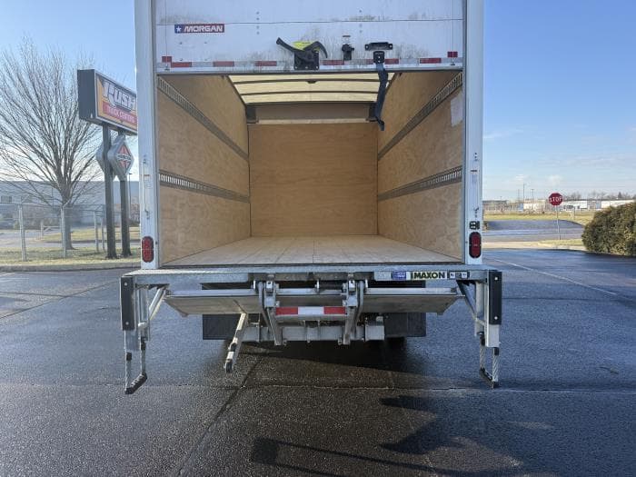 2025 Isuzu NPR — photo 7