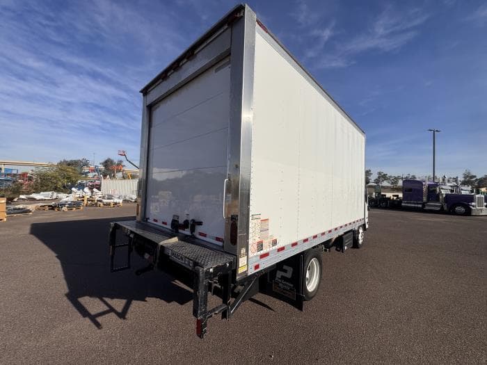 2020 Isuzu NQR — photo 7