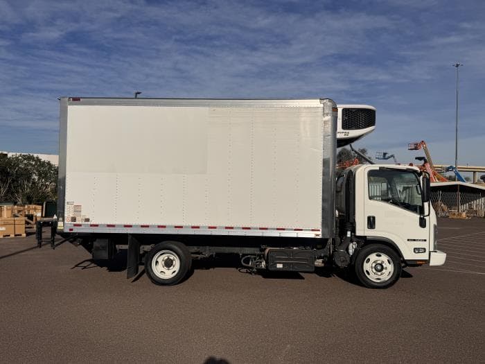 2020 Isuzu NQR — photo 9