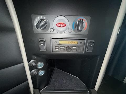 2027 Peterbilt 589 — photo 9