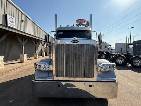 2027 Peterbilt 589 — photo 3