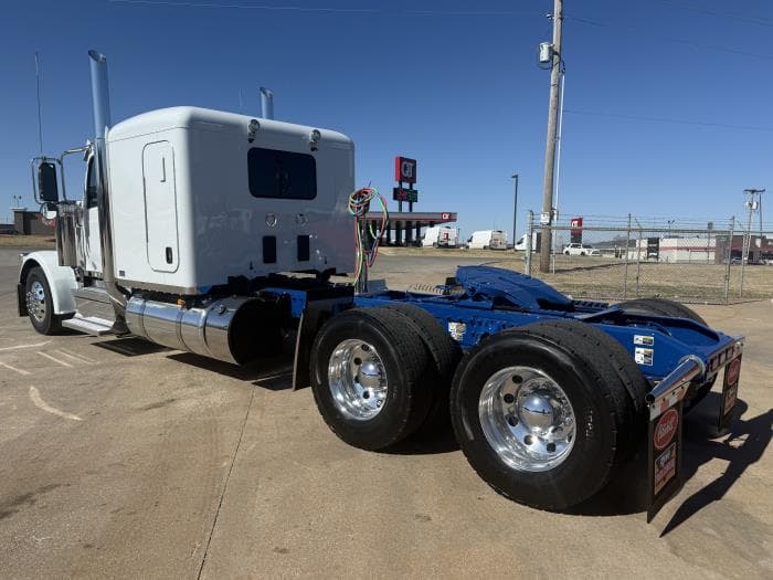 2027 Peterbilt 589 — photo 7