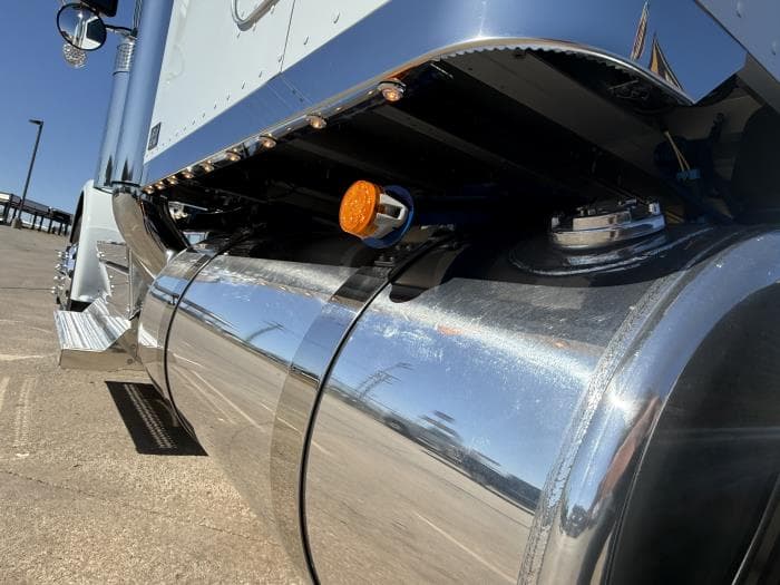 2027 Peterbilt 589 — photo 10