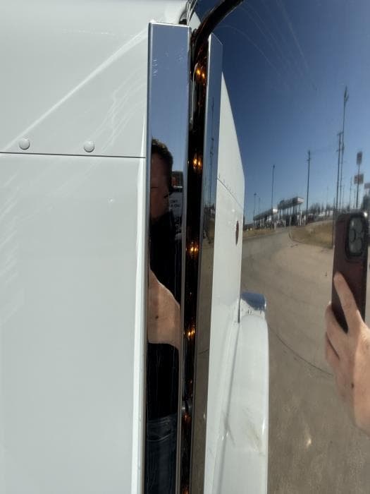 2027 Peterbilt 589 — photo 11