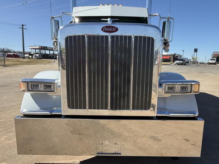 2027 Peterbilt 589 — photo 19