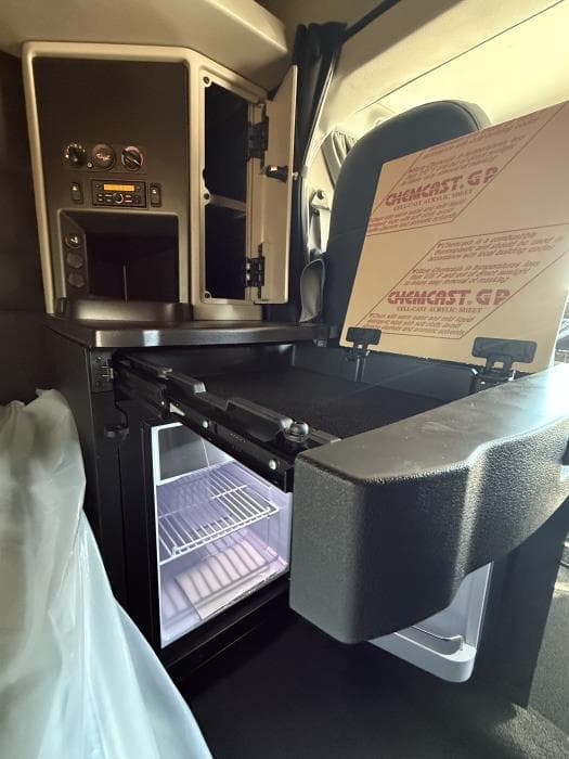 2027 Peterbilt 589 — photo 34