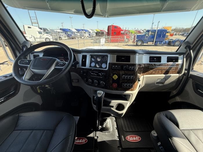 2027 Peterbilt 589 — photo 37
