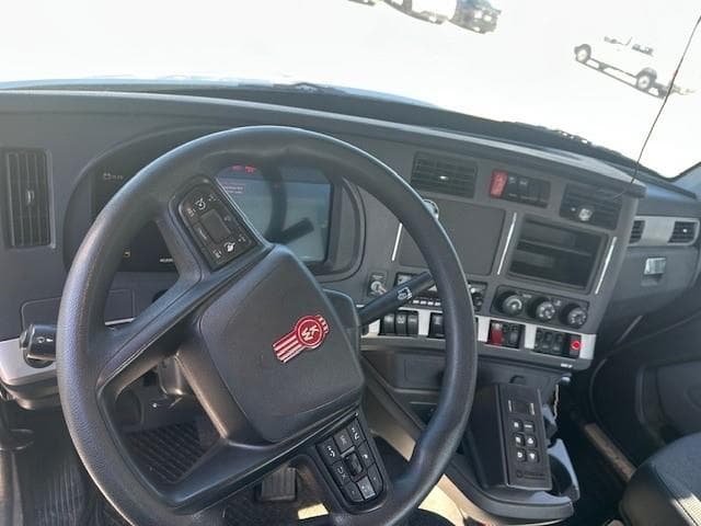 2024 Kenworth T880 — photo 7