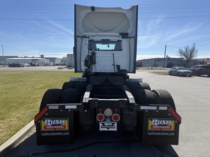 2021 International LT — photo 5