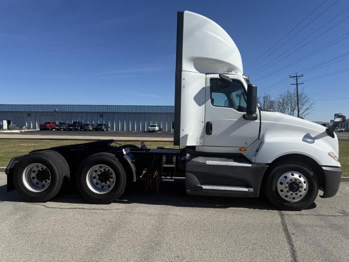 2021 International LT — photo 7