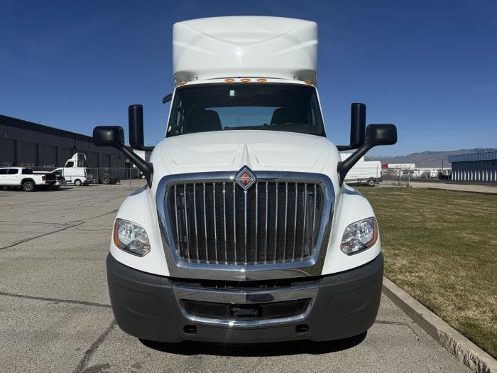 2021 International LT — photo 9