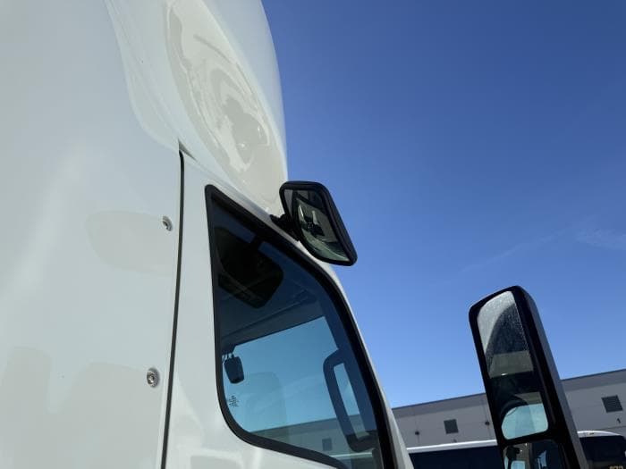 2021 International LT — photo 10