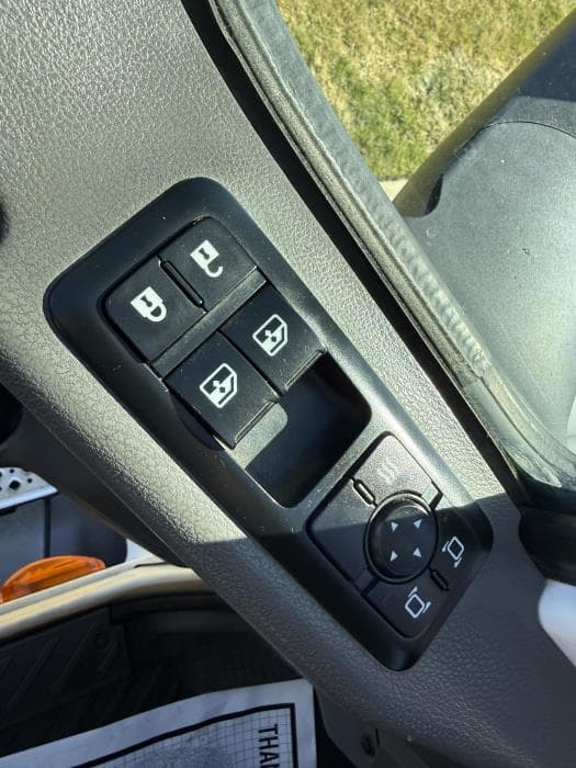 2021 International LT — photo 14