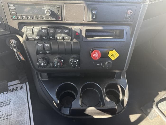 2021 International LT — photo 21
