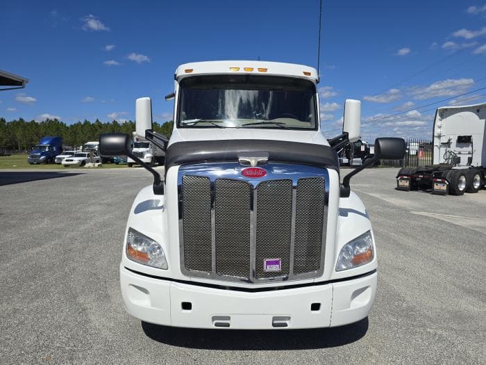 2022 Peterbilt 579 — photo 9