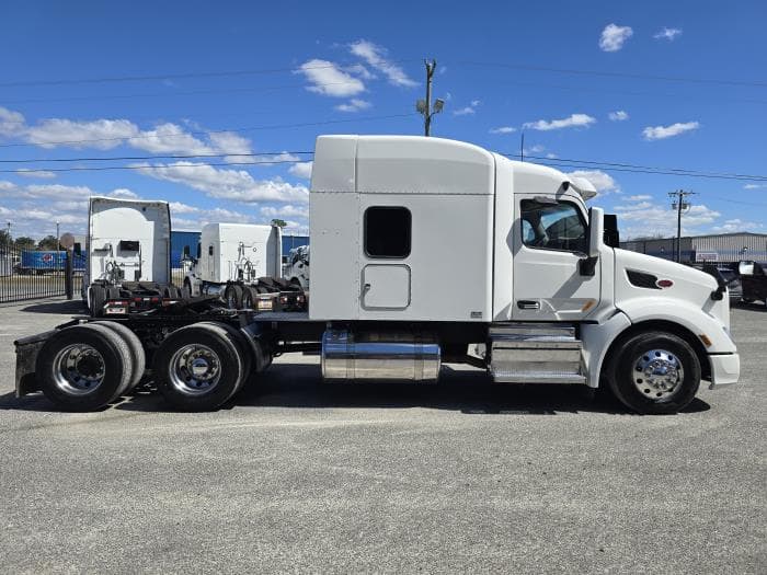 2022 Peterbilt 579 — photo 7