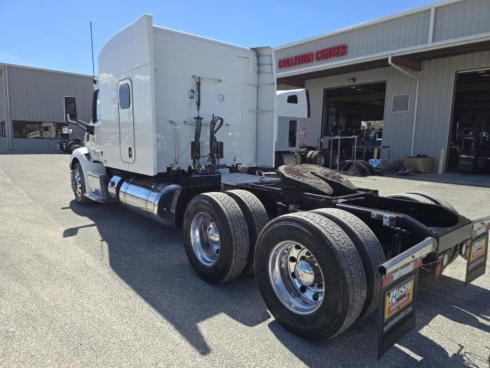 2022 Peterbilt 579 — photo 4
