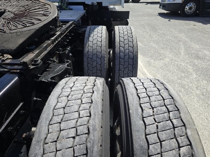 2022 Peterbilt 579 — photo 26