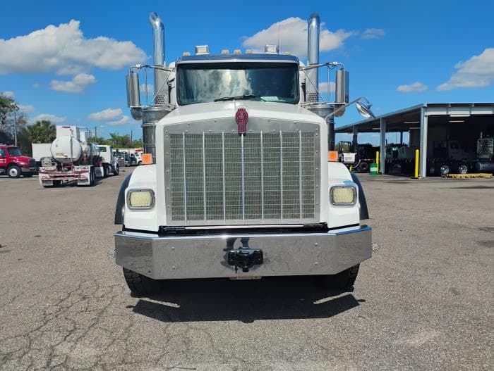 2019 Kenworth T800 — photo 2