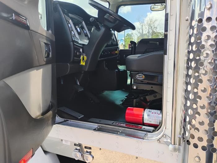 2019 Kenworth T800 — photo 15