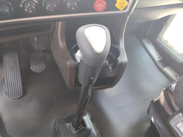 2019 Kenworth T800 — photo 22