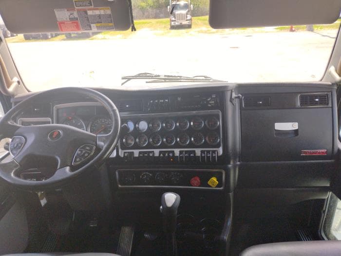 2019 Kenworth T800 — photo 32