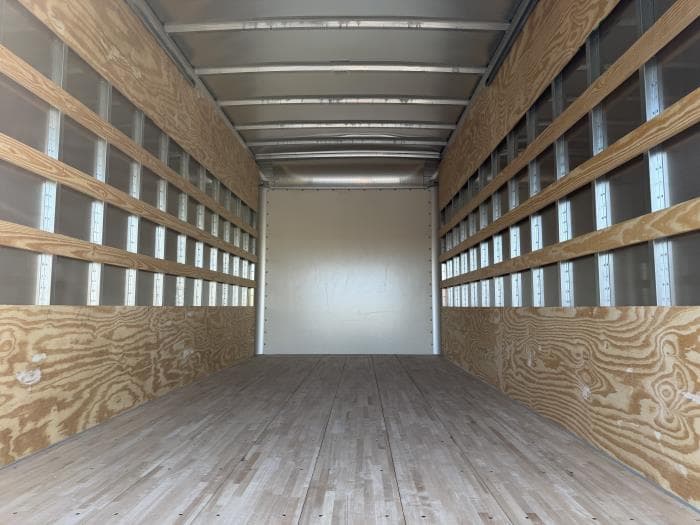 2026 Isuzu NPR — photo 6