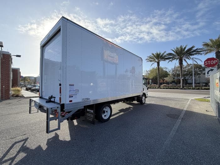 2026 Isuzu NPR — photo 9