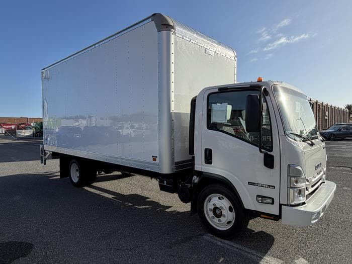 2026 Isuzu NPR — photo 10