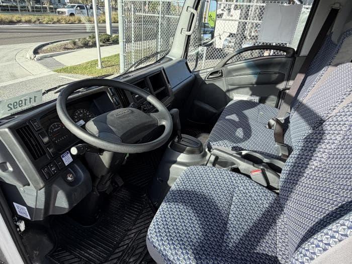 2026 Isuzu NPR — photo 14