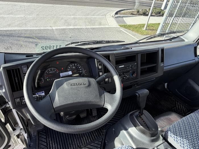 2026 Isuzu NPR — photo 15