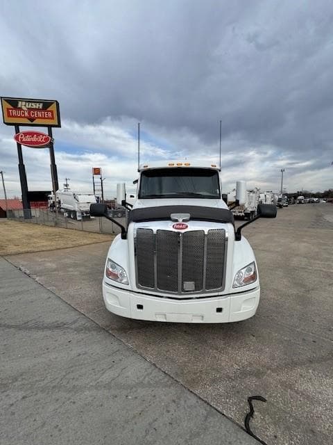 2022 Peterbilt 579 — photo 6