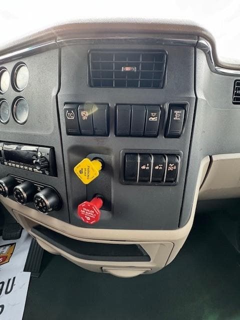 2022 Peterbilt 579 — photo 19