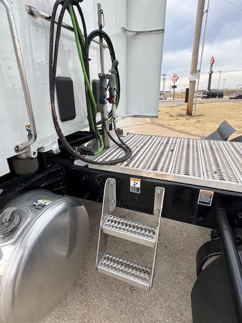 2022 Peterbilt 579 — photo 24