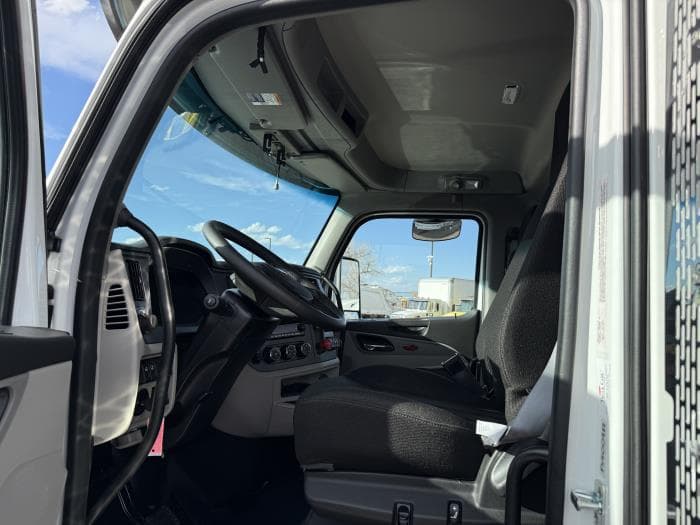 2027 Peterbilt 567 — photo 10
