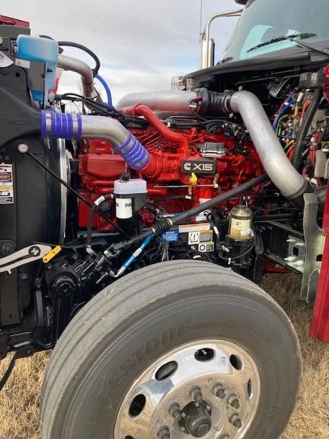 2027 Peterbilt 589 — photo 2