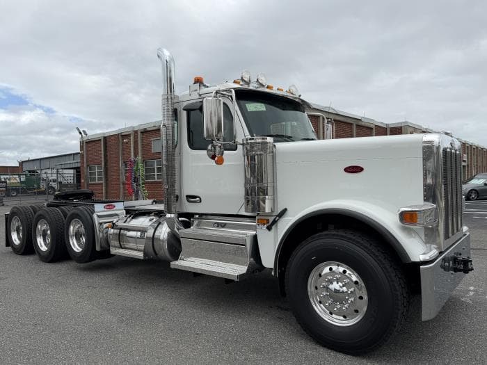2027 Peterbilt 589 — photo 8