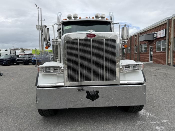 2027 Peterbilt 589 — photo 9