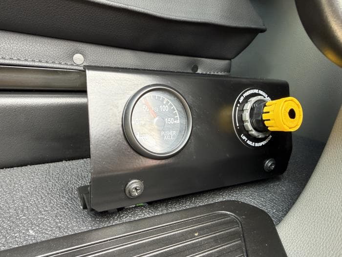 2027 Peterbilt 567 — photo 11