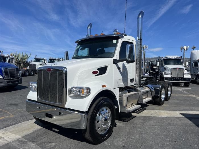 2025 Peterbilt 567 — photo 2
