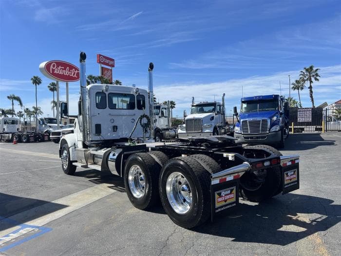 2025 Peterbilt 567 — photo 9
