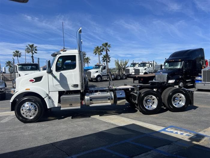 2025 Peterbilt 567 — photo 10
