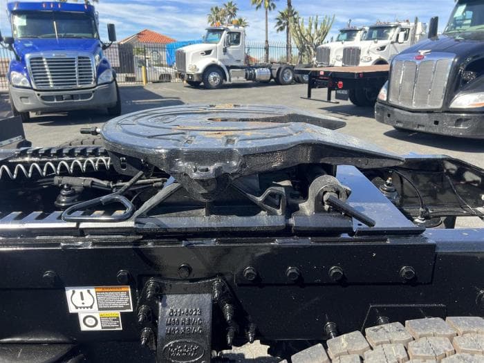 2025 Peterbilt 567 — photo 12